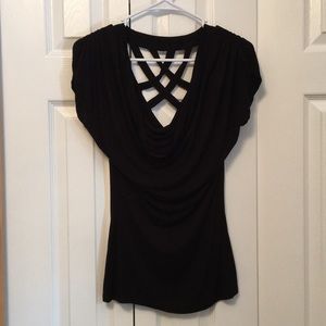 Scoop neck short sleeve shirt